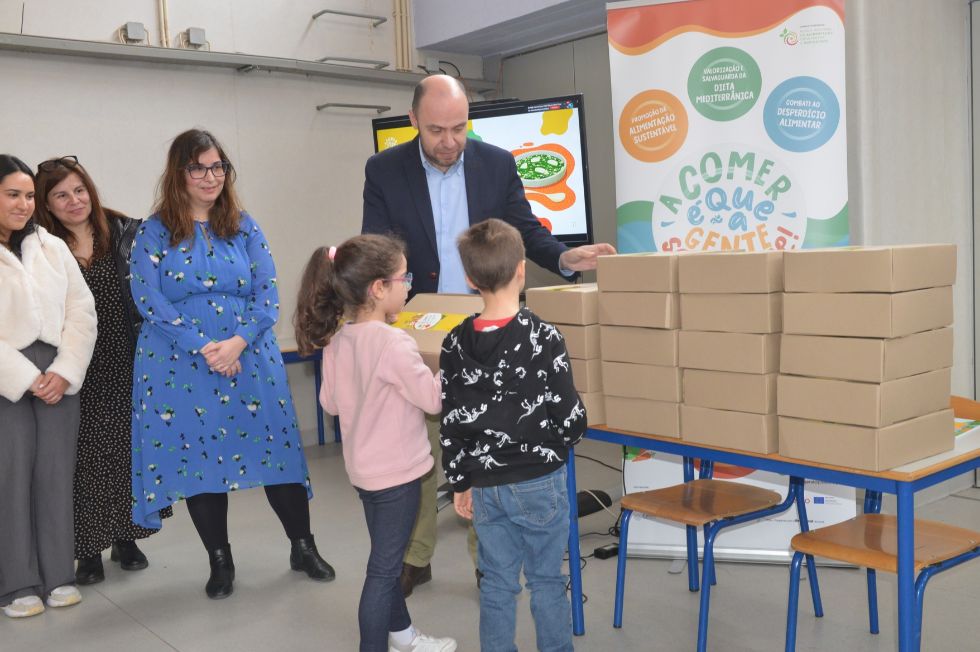 CIM RC dá iní­cio à entrega dos Kits de Sementes nas escolas da Região de Coimbra
